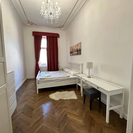 Luxury Flat In Wenceslas Square Διαμέρισμα *