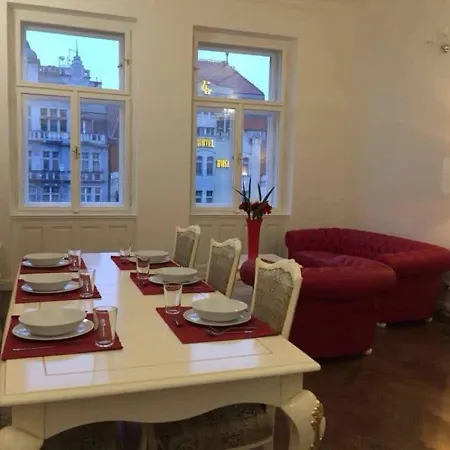 Luxury Flat In Wenceslas Square アパート プラハ