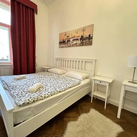 Luxury Flat In Wenceslas Square Апартаменты Прага