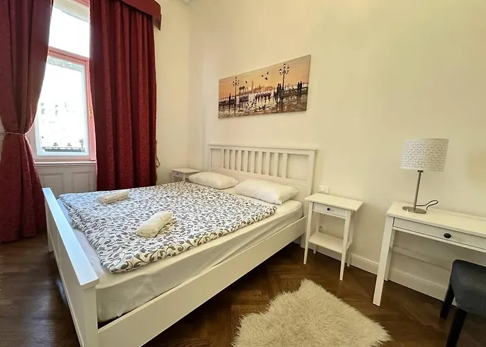 Luxury Flat In Wenceslas Square Апартаменты Прага